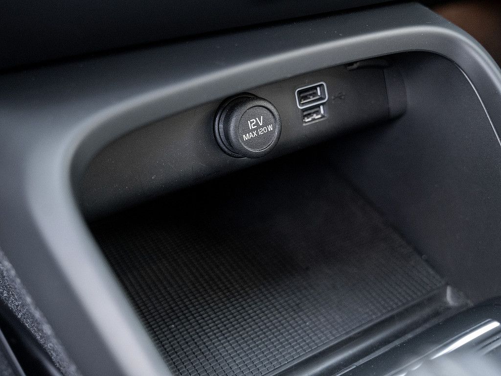 Volvo  T4 Recharge R Design Expression