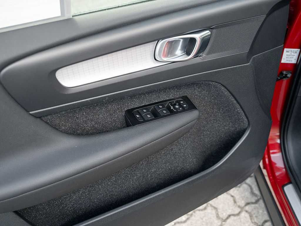 Volvo  T4 Recharge R Design Expression