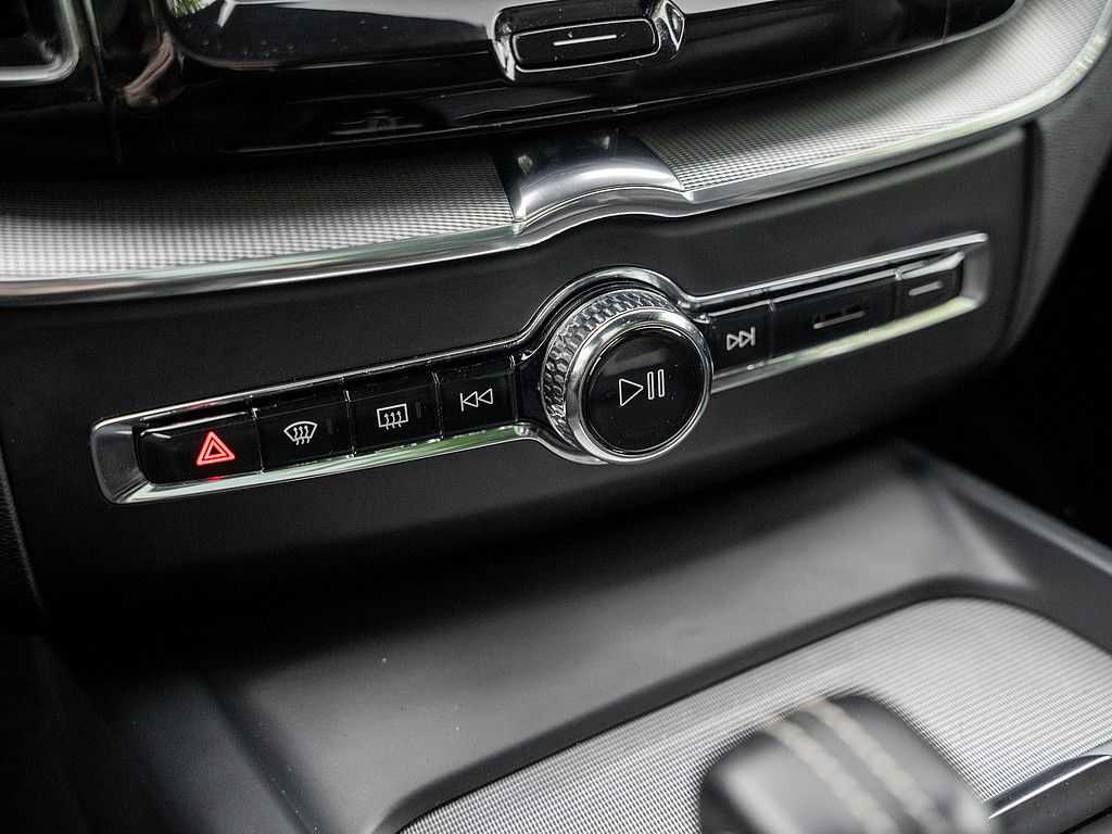 Volvo  T6 AWD R Design