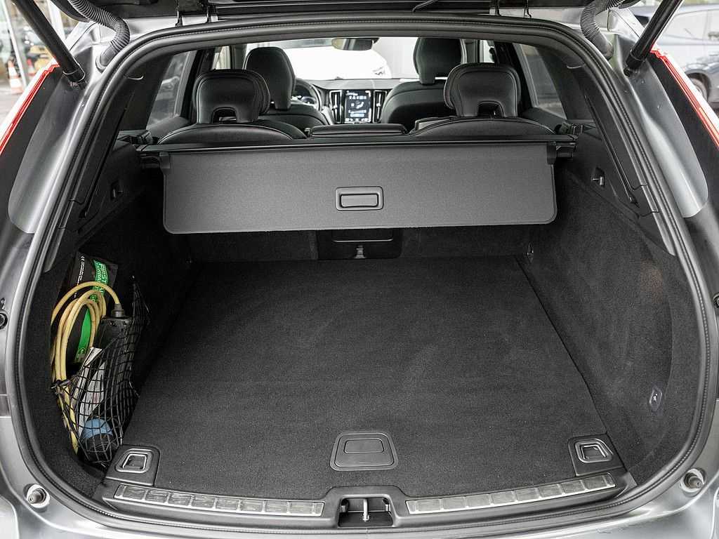 Volvo  T6 AWD R Design