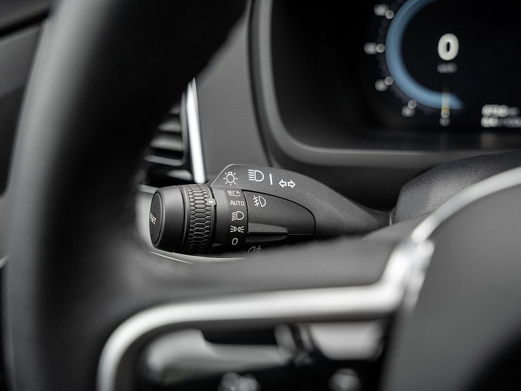 Volvo  B5 AWD Ultimate Dark