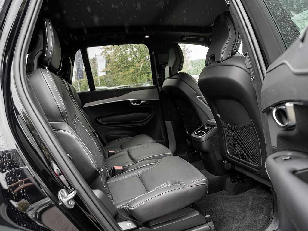 Volvo  B5 AWD Ultimate Dark