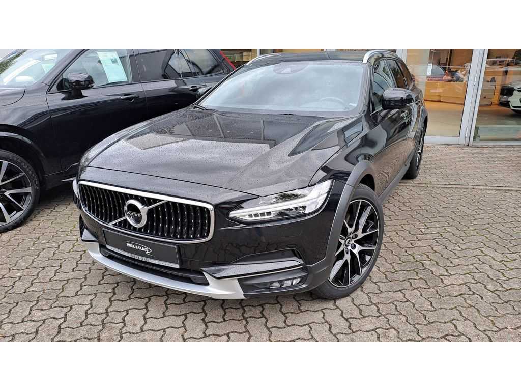 Volvo  2.0 Pro AWD
