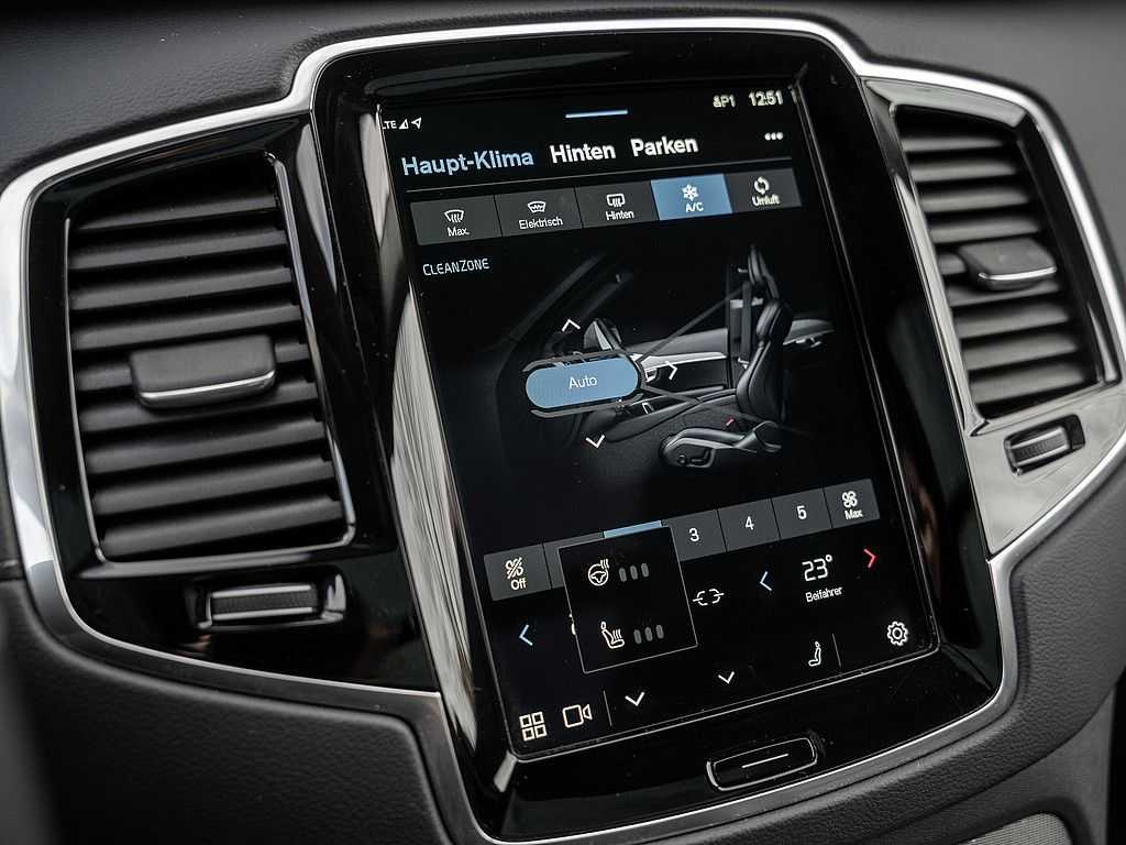 Volvo T8 AWD Plus Dark Panorama, AHK