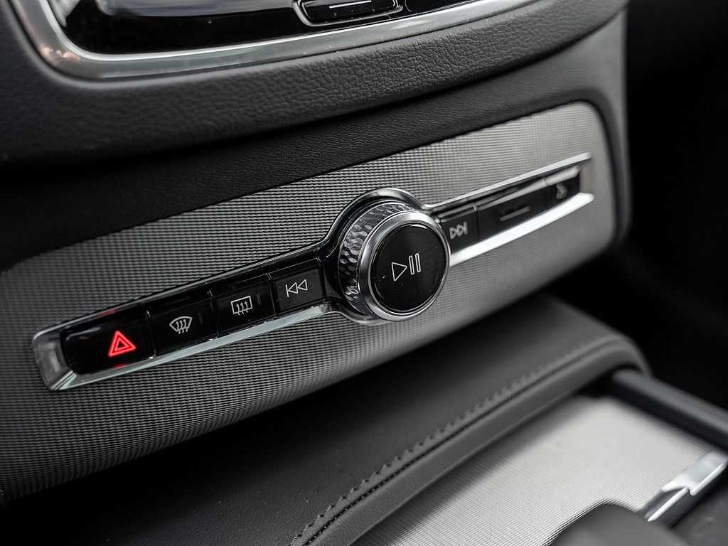 Volvo T8 AWD Plus Dark Panorama, AHK