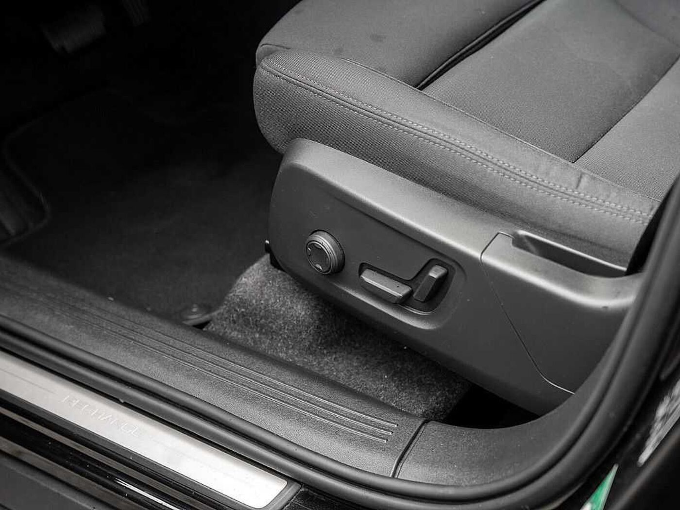 Volvo  T5 Recharge R Design Expression ACC, AHK