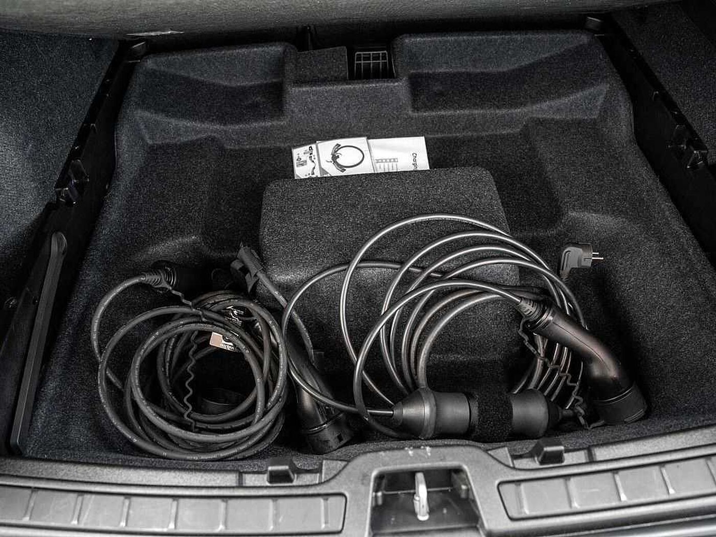 Volvo  T5 Recharge R Design Expression ACC, AHK