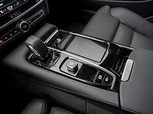Volvo  T6 AWD Recharge Plus Dark Recharge