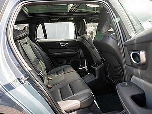 Volvo  T6 Plus Dark Recharge