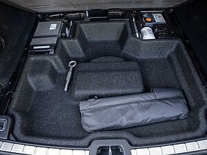Volvo  B4 Momentum Pro
