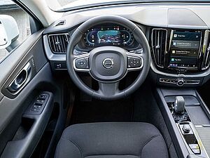 Volvo  B4 Momentum Pro