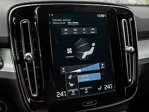Volvo  T2 Plus Dark