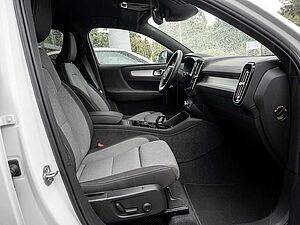Volvo  T2 Plus Dark