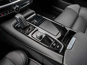 Volvo  T6 AWD Recharge R-Design