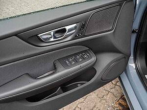 Volvo  T6 AWD Recharge R-Design