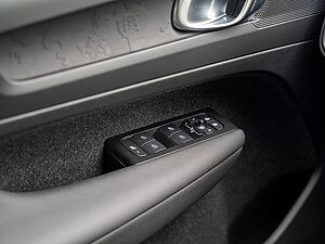 Volvo  T3 Momentum Pro