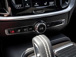 Volvo  T8 Recharge Plus Dark AWD