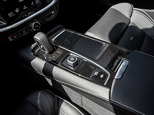 Volvo  T8 Recharge Plus Dark AWD