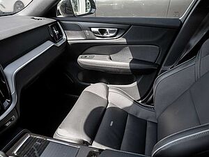 Volvo  T8 Recharge Plus Dark AWD