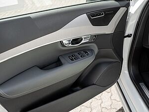 Volvo  T8 AWD Inscription Expression