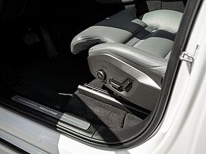 Volvo  T8 AWD Inscription Expression