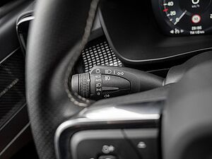 Volvo  T5 R-Design Recharge