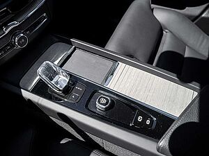 Volvo  B4 Inscription NAVI W-LAN FACEL. LED 360°