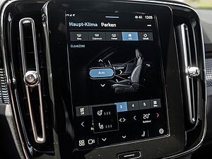 Volvo  R Design Recharge Pure Electric AWD ACC LED