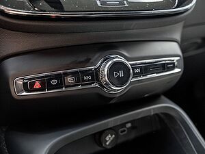 Volvo  R Design Recharge Pure Electric AWD ACC LED