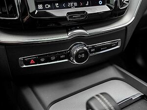 Volvo  T8 AWD R-Design