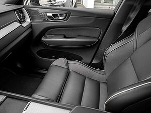 Volvo  T8 AWD R-Design