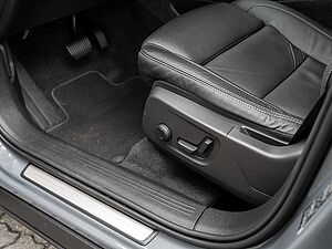 Volvo  T4 Inscription Expression Recharge LED PANO