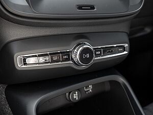 Volvo  T3 Momentum Pro KLIMA PDC NAVI W-LAN LED