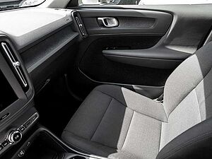 Volvo  T3 Momentum Pro KLIMA PDC NAVI W-LAN LED
