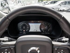 Volvo  T3 Momentum Pro KLIMA PDC NAVI W-LAN LED