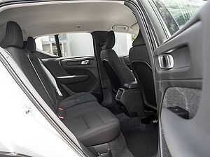 Volvo  T3 Momentum Pro KLIMA PDC NAVI W-LAN LED