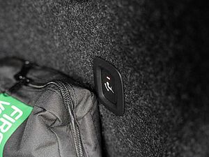 Volvo  B4 Ultra Dark AHK ACC FACEL. LED PANO 360°