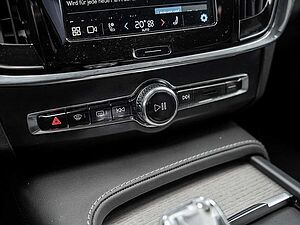 Volvo  B5 AWD Plus STANDHZ 360° AHK