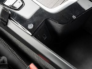 Volvo  B5 AWD Plus STANDHZ 360° AHK