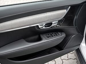Volvo  B5 AWD Plus STANDHZ 360° AHK