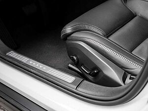 Volvo  B5 AWD Plus STANDHZ 360° AHK