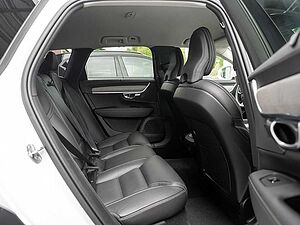 Volvo  B5 AWD Plus STANDHZ 360° AHK