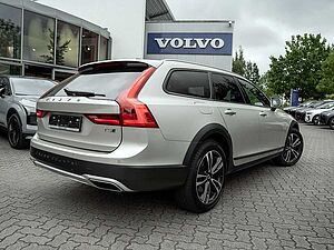 Volvo  CC Cross Country T5 Pro AWD