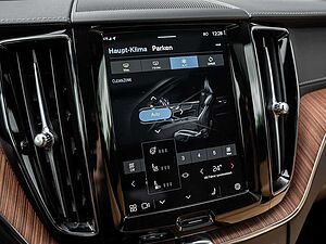 Volvo  T8 AWD Ultra Dark