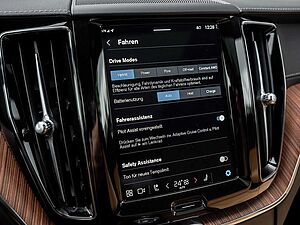 Volvo  T8 AWD Ultra Dark
