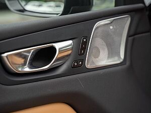 Volvo  T8 AWD Ultra Dark
