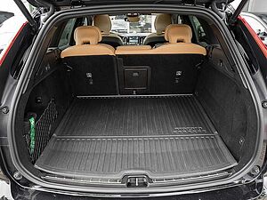 Volvo  T8 AWD Ultra Dark