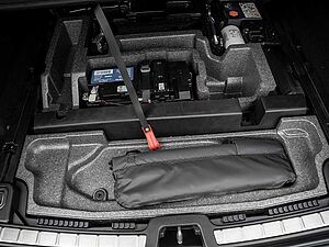 Volvo  T8 AWD Ultra Dark