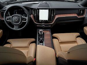 Volvo  T8 AWD Ultra Dark