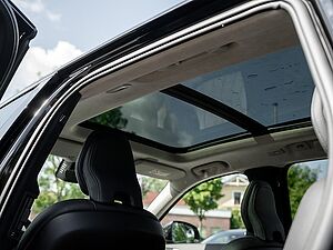 Volvo  T8 Ultra Bright Recharge Plug-In Hybrid AWD